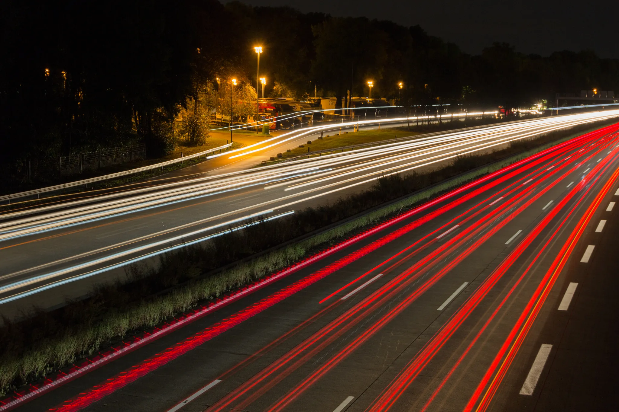 La réduction de la taxe carburant en Italie exclue de la flexibilité budgétaire de l’UE, malgré l’appel de Meloni