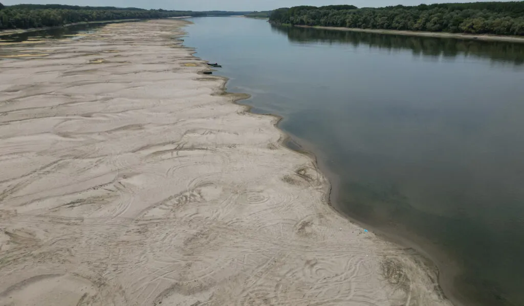 Bas niveau d’eau sur le Danube limitant le trafic fluvial