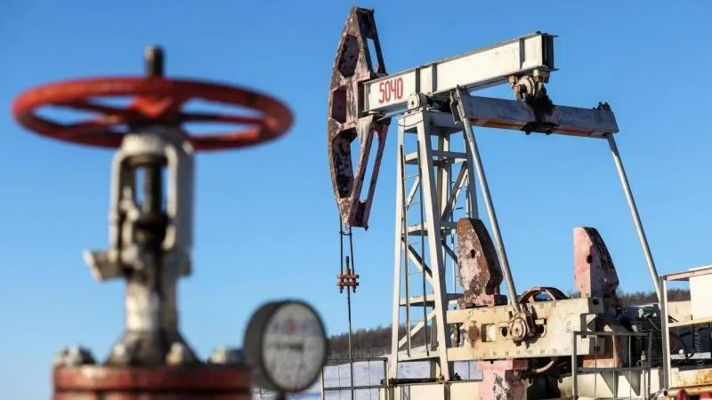 Le Brent dépasse les 85 $ — signe que les marchés tiennent bon malgré les turbulences liées à l'Ukraine