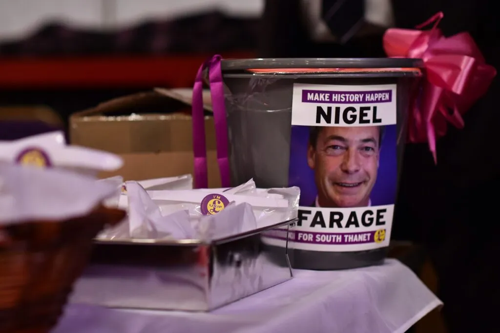 Une boîte de dons mettant en scène Nigel Farage lors d’une conférence de l’UKIP à Margate, Kent, en 2015