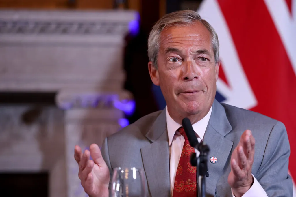 Farage contre Binface : plongée dans le cirque électoral de Clacton