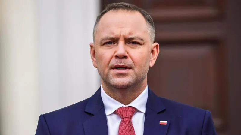 Navrotsky a déclaré qu'aucun drapeau bandériste ne flottera au‑dessus de la Pologne