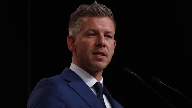 Mádjár a déclaré que la Hongrie a entrepris la rédaction d'une nouvelle constitution