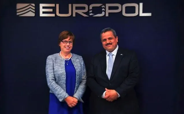 Siège d’Europol et responsables en réunion
